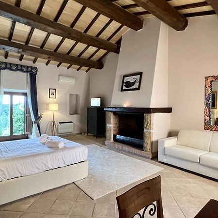 Agriturismo Cerrosughero Canino Dış mekan fotoğraf