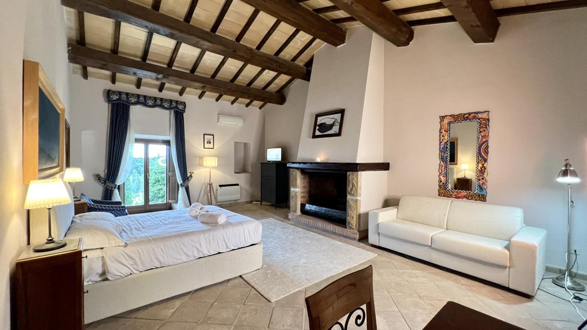 Agriturismo Cerrosughero Canino Dış mekan fotoğraf
